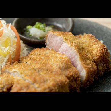 佐賀県唐津産の銘柄豚「和豚もちぶた」は美味しいとんかつが作れる豚肉です